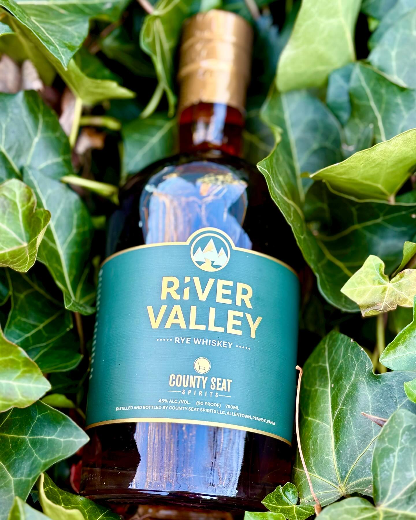 County Seat River Valley Rye Whiskey bottle